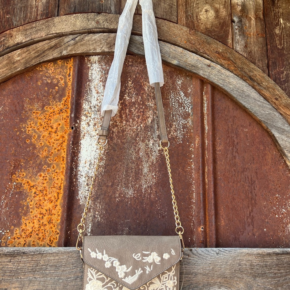 Cracker Barrel Tan and Gold Crossbody Bag with Chain Detail